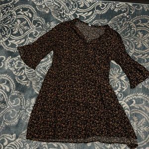 Bell sleeve stretch dress with button detail and elastic waist size xl